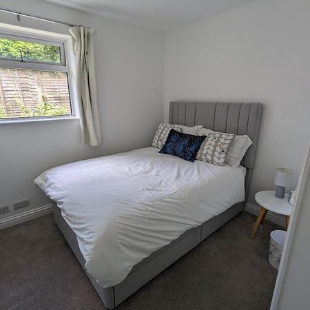 Peaceful Glastonbury Bungalow - Ideally Located Buitenkant foto